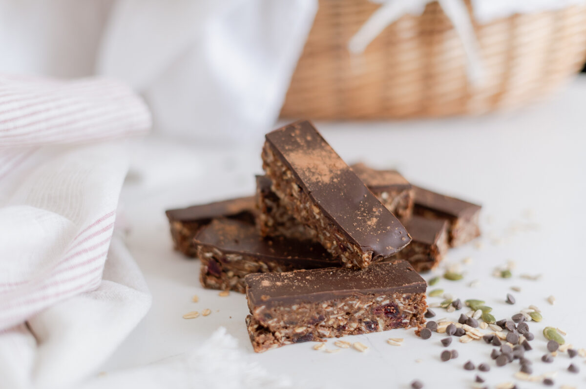 Chocolate Peanut Butter Granola Bars